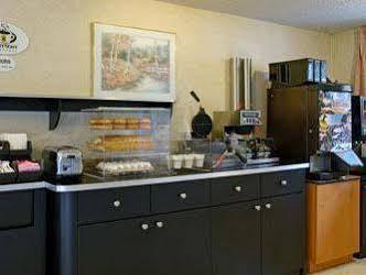 Super 8 By Wyndham Nj/nyc Area Hotel 2*
